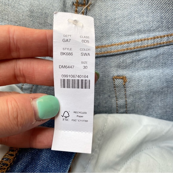 J Crew full length 90’s classic straight jeans in skater wash - Picture 3 of 4